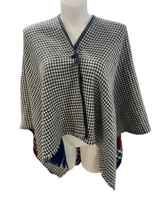 Reversible Shawl Herringbone One Side And Plaid On The Other Button Closure