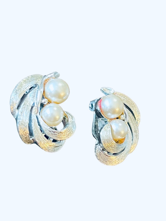 Lisner Silver Tone Swirl Leaf Faux Pearl Clip On Earrings