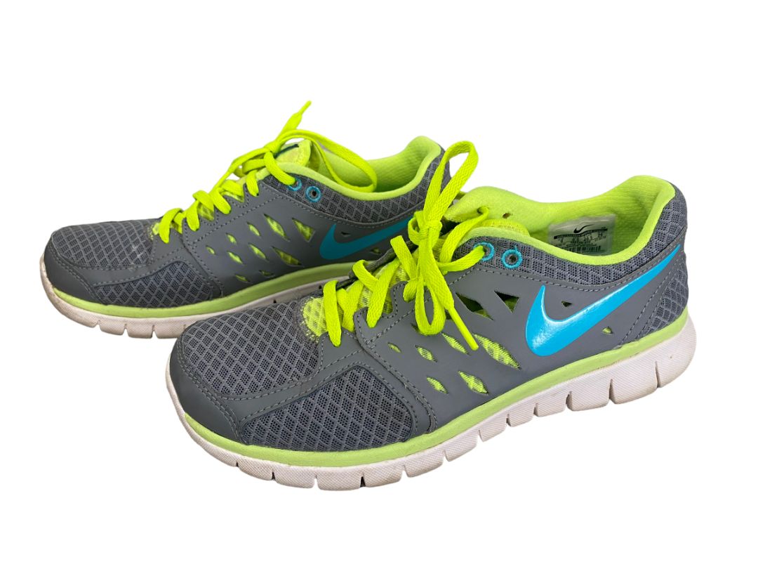 9 Nike Athletic Trainers Run Flex 2013 Women's Gray Neon Running Shoes Sneakers