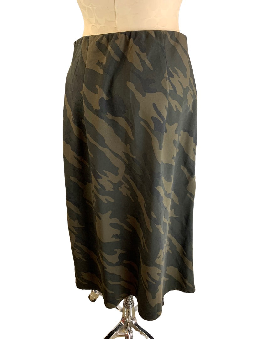 Medium Sanctuary Women's Green Camo Pull On Midi Skirt A-Line