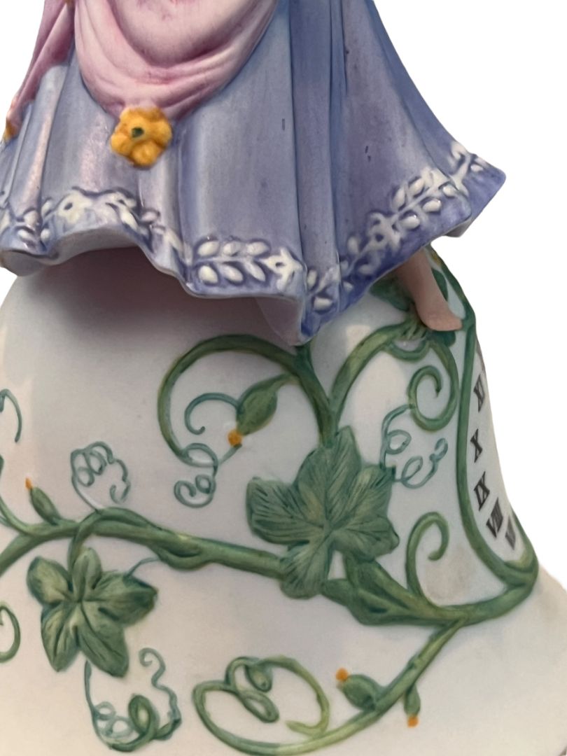 1984 CINDERELLA Bell By TRINA HYMAN The Franklin Porcelain Studios Disney