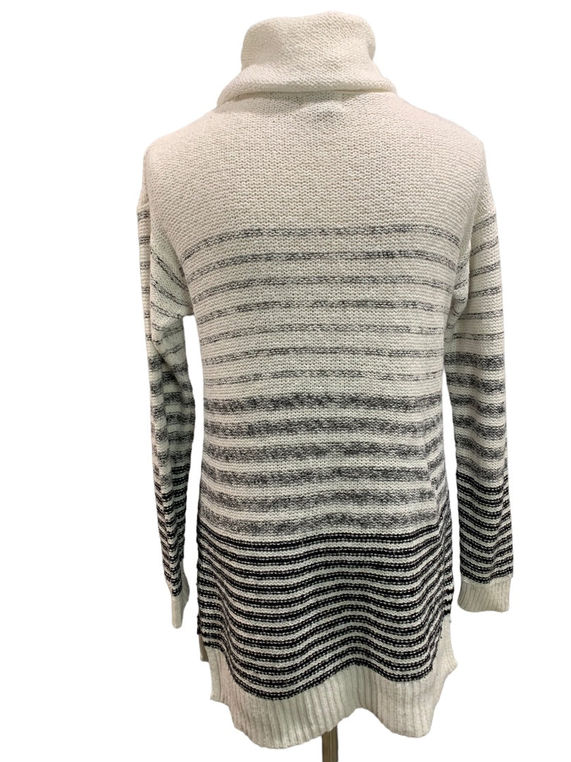 Medium Old Navy Women's Striped Turtleneck Tunic Sweater White Gray