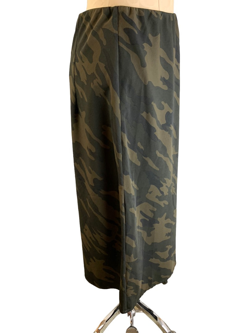 Medium Sanctuary Women's Green Camo Pull On Midi Skirt A-Line