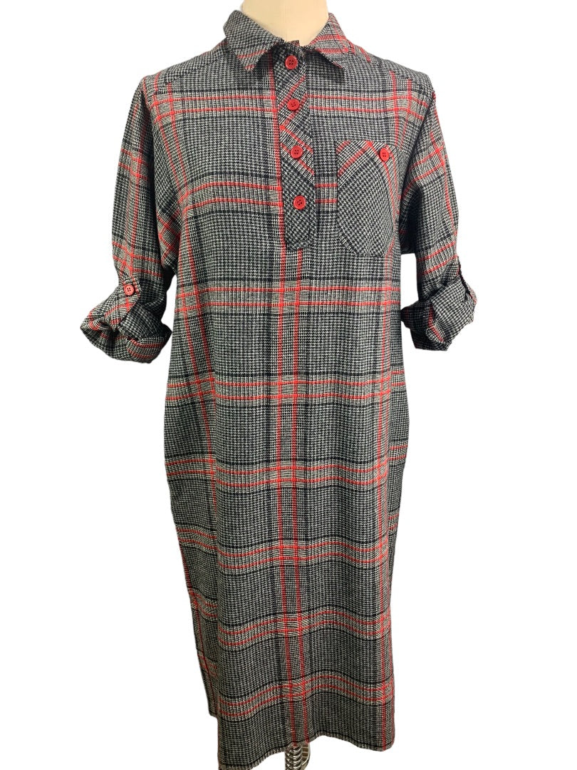 7/8 Millicent California Vintage 1970s Plaid Wool Blend Dress Collared Black Red