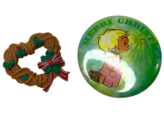 Vintage Holiday Christmas Pins Hallmark Plastic Wreath 2.25" Pinback