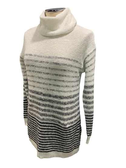 Medium Old Navy Women's Striped Turtleneck Tunic Sweater White Gray