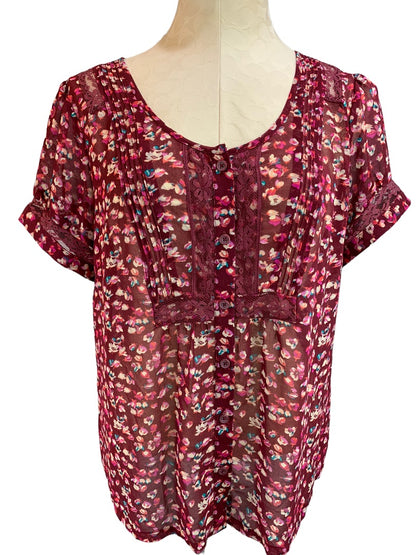 Large American Eagle Outfitters Red Floral Sheer Junior Women's Button Up Blouse