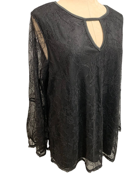 2X Absolutely Famous Women's Black Lace Pullover Blouse Keyhole Neckline
