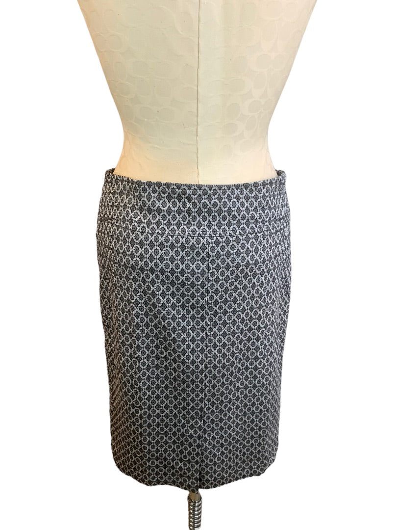 Medium SOHO Apparel Women's Black White Pull On Stretch Pencil Skirt