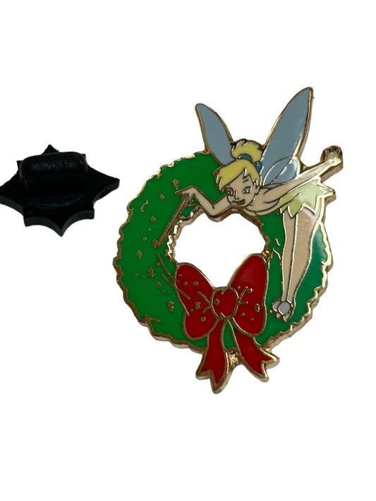 Disney Catalog Tinkerbell Holiday Wreath Pin Limited Edition 1500 7/8" x 1 5/8"