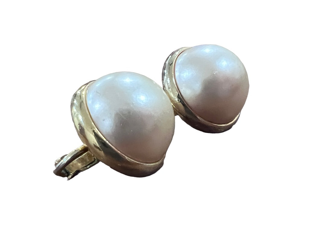 Champagne Cabochon Gold Tone Clip On Earrings Round