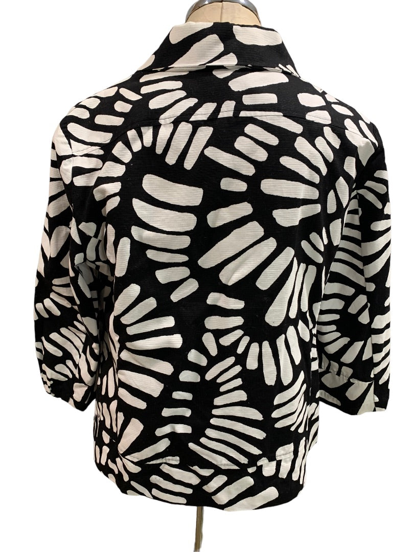 Medium Chico's Black White Pattern Women's Jacket 3/4 Sleeve Button Up