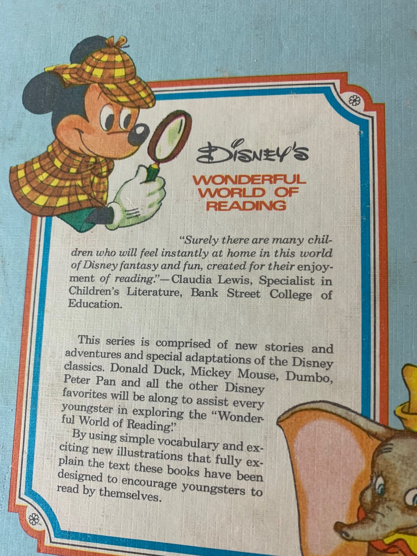 Walt Disney Productions 1975 Goofy Minds the House Disney Wonderful World of Reading Book