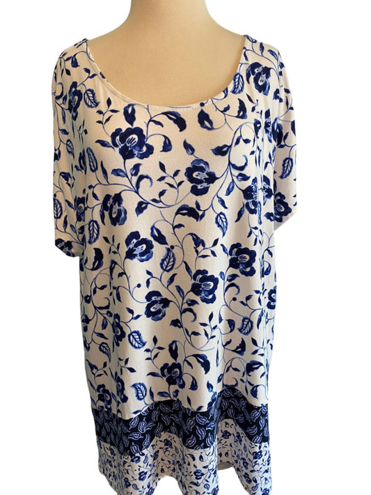 Large J. Jill Wearever Floral Short Sleeve Tunic Blue White Tshirt Scoop Neck