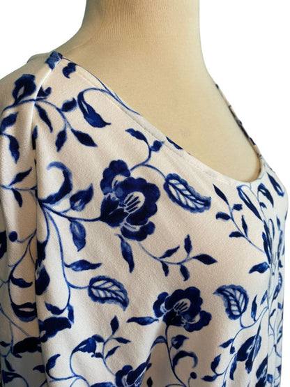 Large J. Jill Wearever Floral Short Sleeve Tunic Blue White Tshirt Scoop Neck