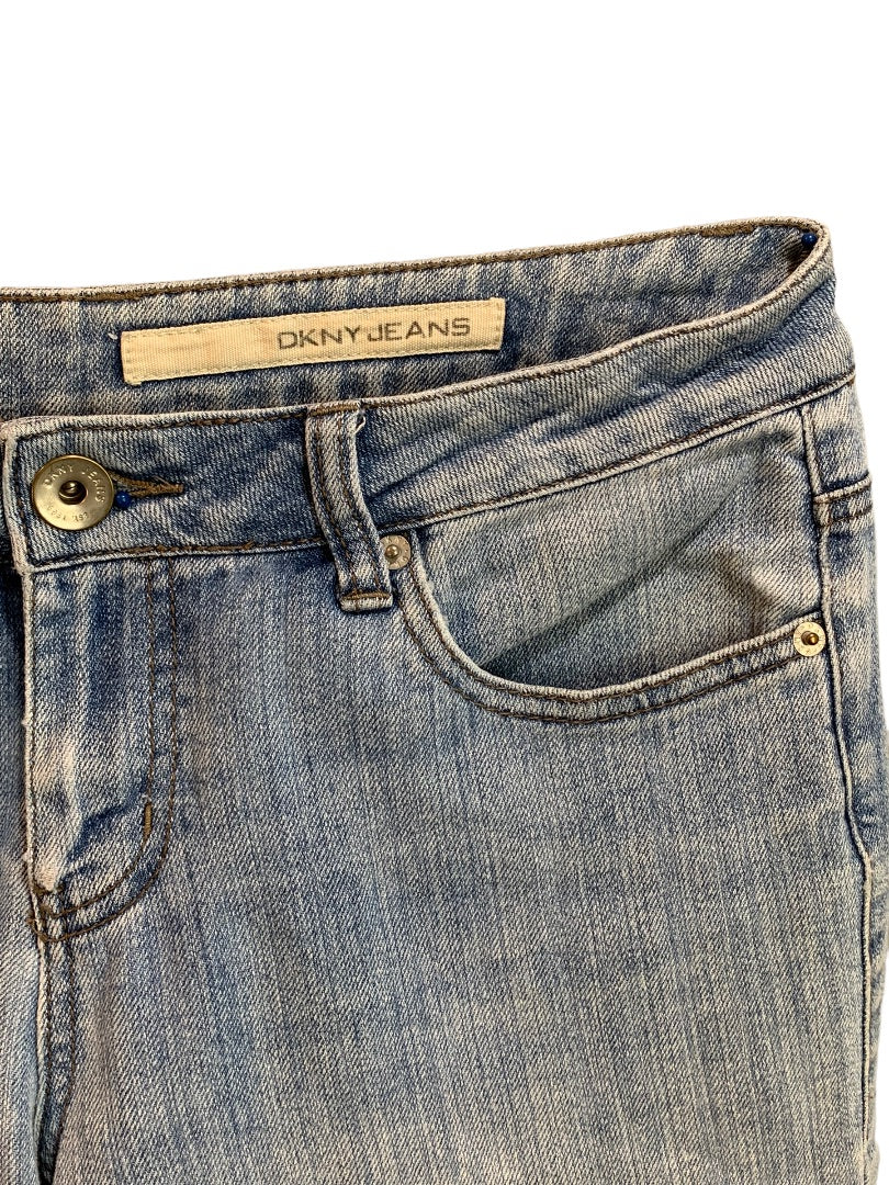 8 DKNY Jeans Women's Light Wash Denim Distressed Relaxed Fit Straight Leg 27" Inseam