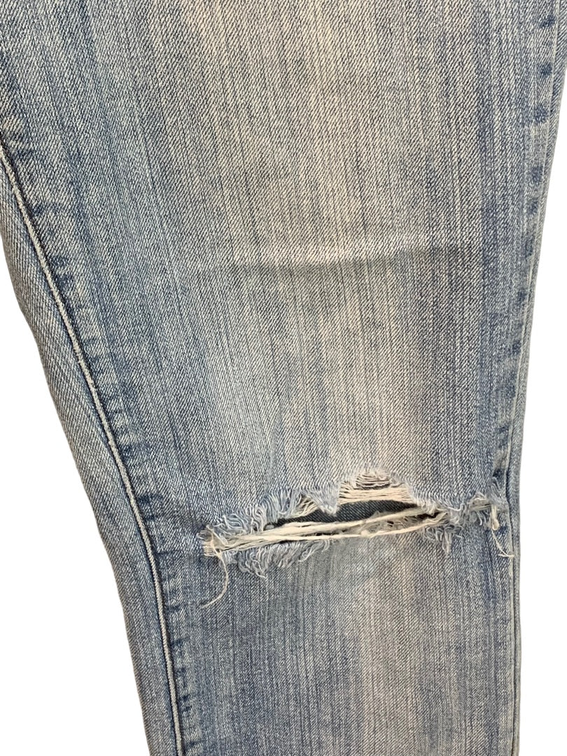 8 DKNY Jeans Women's Light Wash Denim Distressed Relaxed Fit Straight Leg 27" Inseam