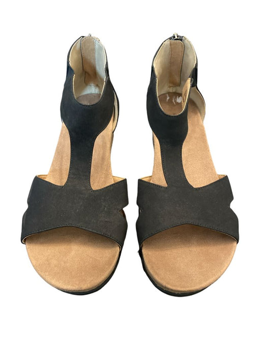 10 Balck Adrienne Vittadini Wedge Sandals Suede Zip Back