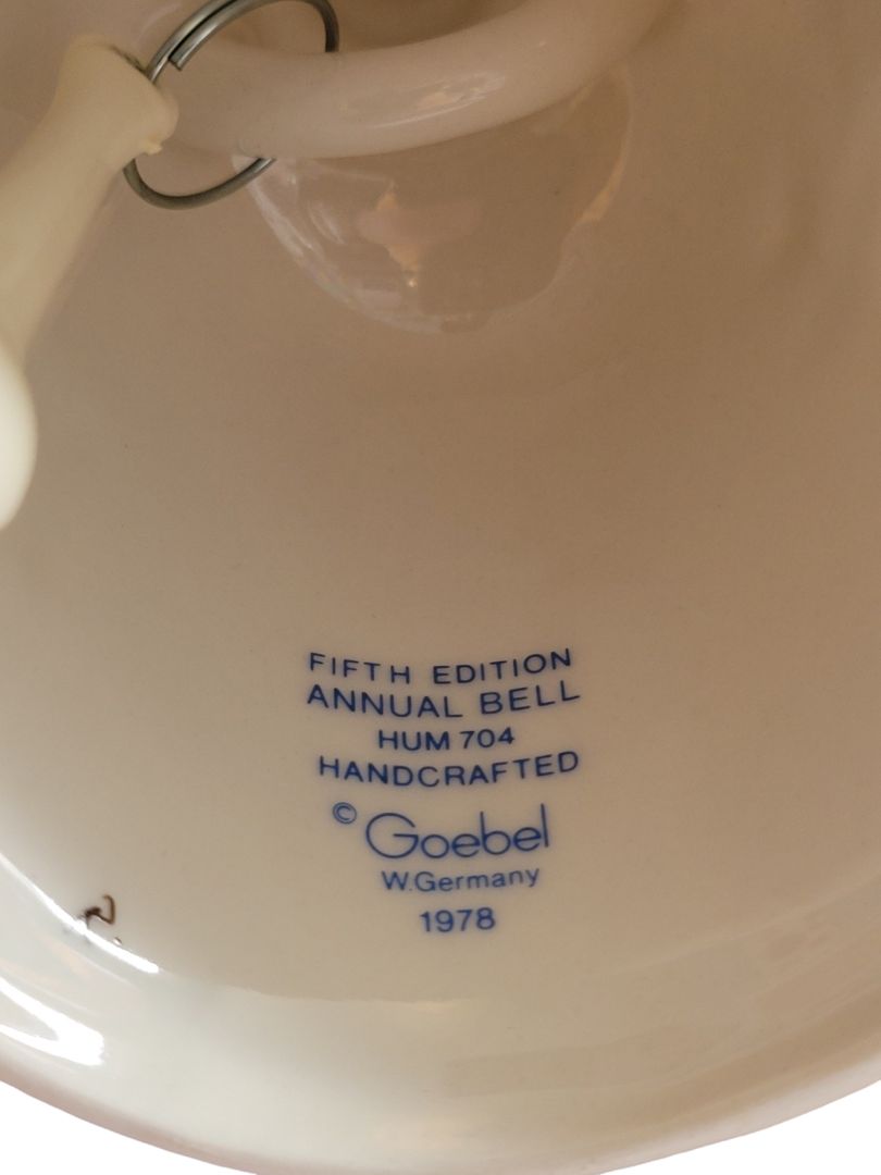 1982 Vintage Annual Bell by Goebel M.J. HUMMEL 5th Edition West Germany