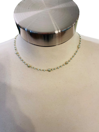 Delicate Vintage 1960s Mint Green Faux Pearl Spring Clasp Necklace 16" Silvertone Heart Shapes