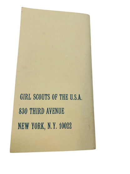 Vintage Girl Scout Pocket Handbook Copyright 1956 Printed in USA Catalog No. 20-192