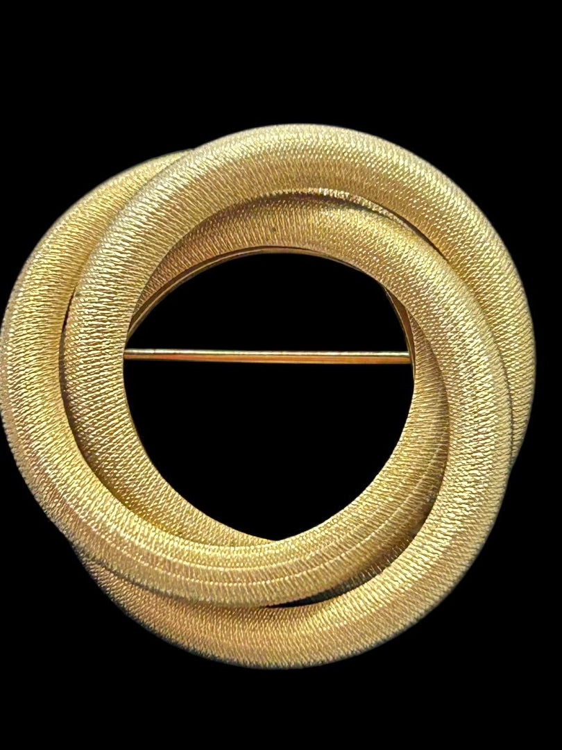 Vintage Signed Sarah Coventry Brooch Goldtone Knot Circle Pin 1.3 Inch