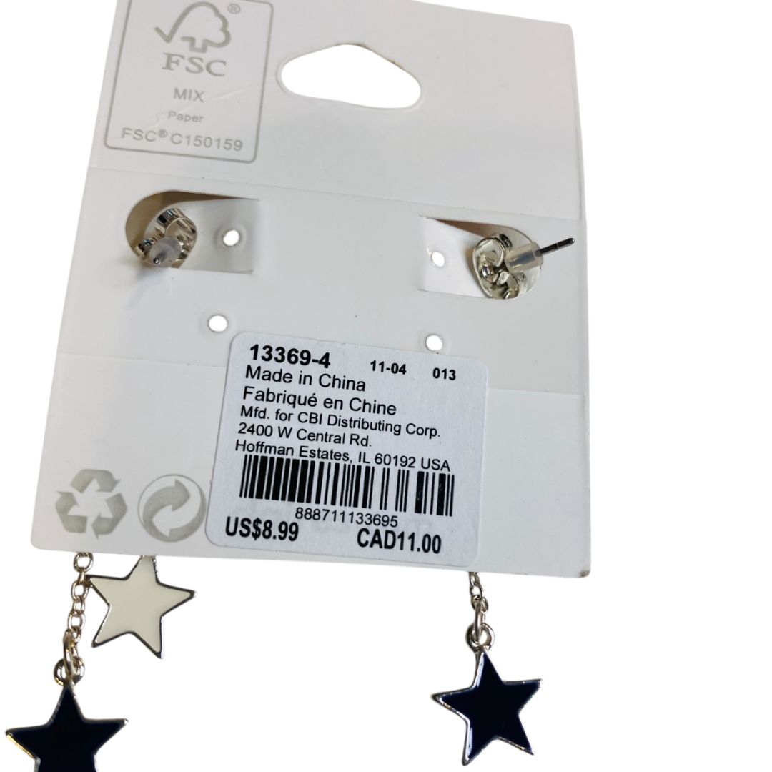 Claires New Post Pierced Earrings Silvertone Stars Patriotic USA 2.5 Inch Drop