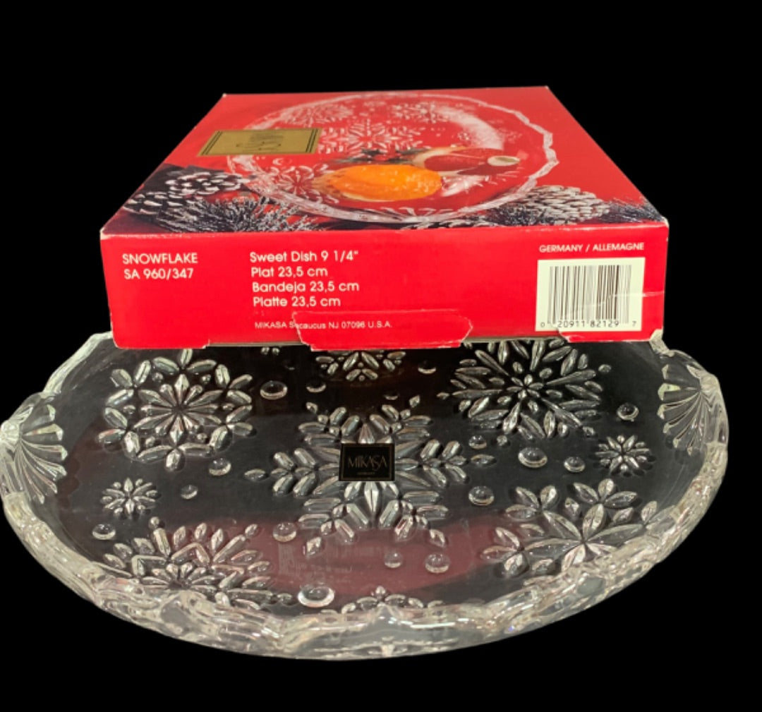 Mikasa Germany Sweet Dish 9.25 Inch Snowflake SA 960/347