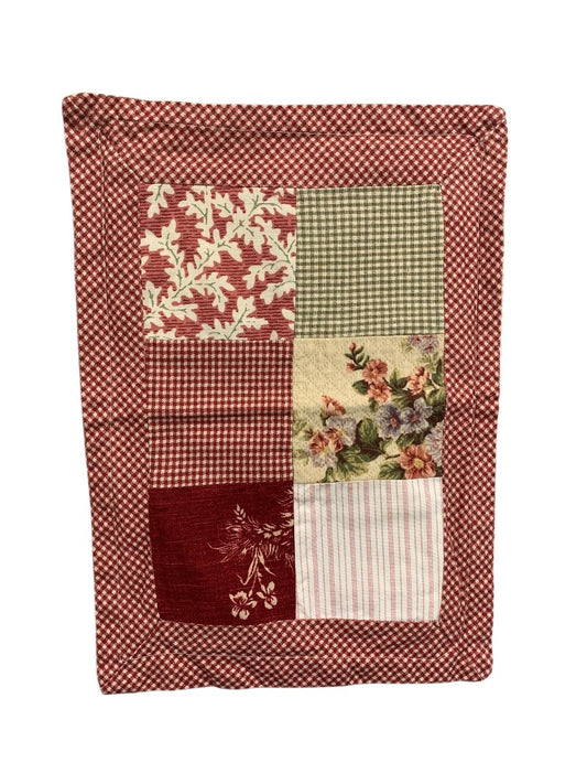 Vintage Patchwork Placemat Fabric Red Green Floral 16 x 11"