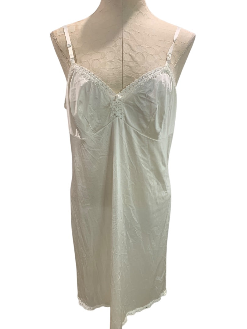 Size 38 Vanity Fair Womens Vintage Cream Nylon Slip Nightgown