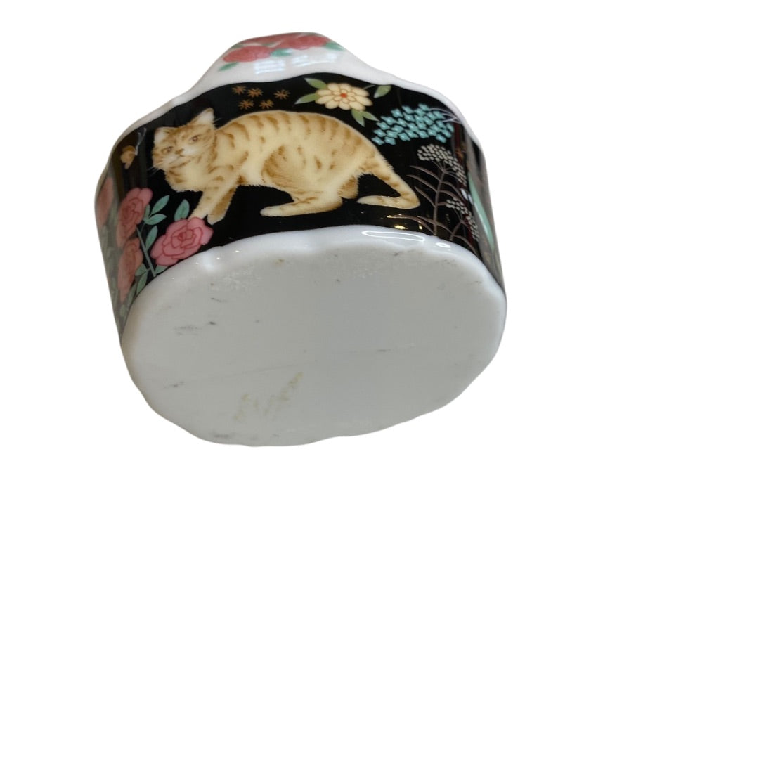 Vintage Cat Floral Ceramic Trinket Basket 3.5"h x 3.35"l x2.25"w