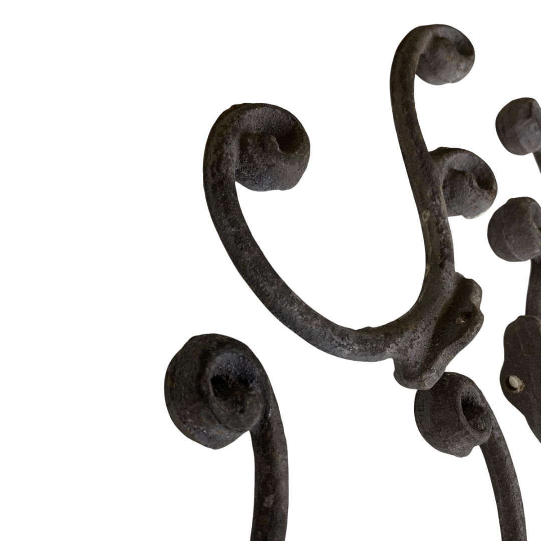 Set of 4 Hat Coat Hooks Vintage Scrolled Design Distressed Wall Hanging