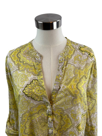 XL Old Navy Women's Lightweight V-Neck Button Up Blouse Yellow Paisley