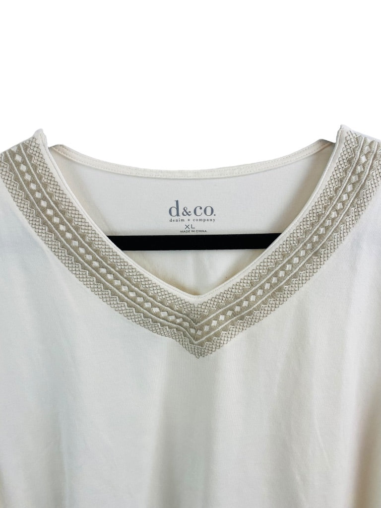 XL D & Co Women's V-Neck Embroidered Neckline Ivory Color Long Sleeve Tshirt