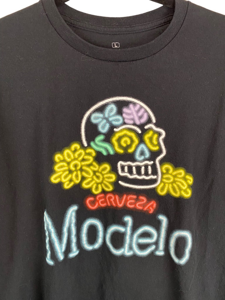 Large Cerveza Modelo Men's Short Sleeve Black Tshirt Graphic Tee