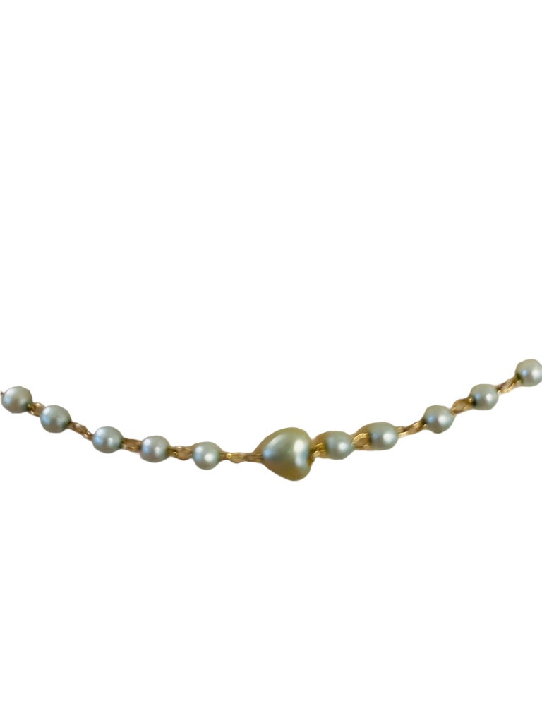 Delicate Vintage 1960s Mint Green Faux Pearl Spring Clasp Necklace 16" Silvertone Heart Shapes