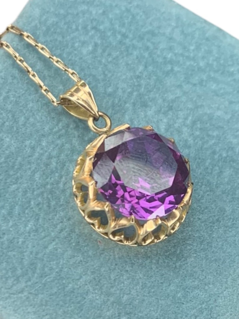 14k Yellow Gold Synthetic Amethyst Pendant Vintage Jewelry Heart Filigree Setting .5"