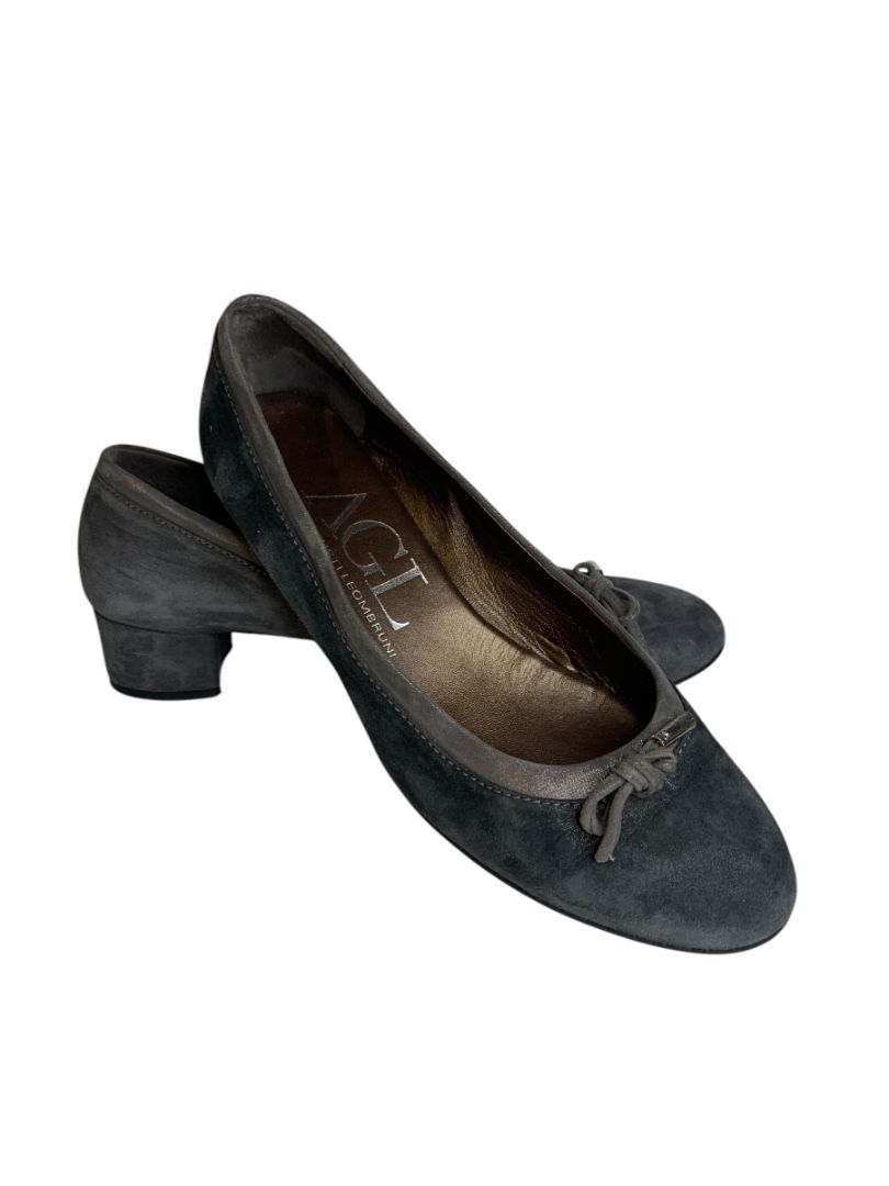 Size 39 AGL Dark Gray Suede Pumps 1.5 Inch Block Heel Made in Italy