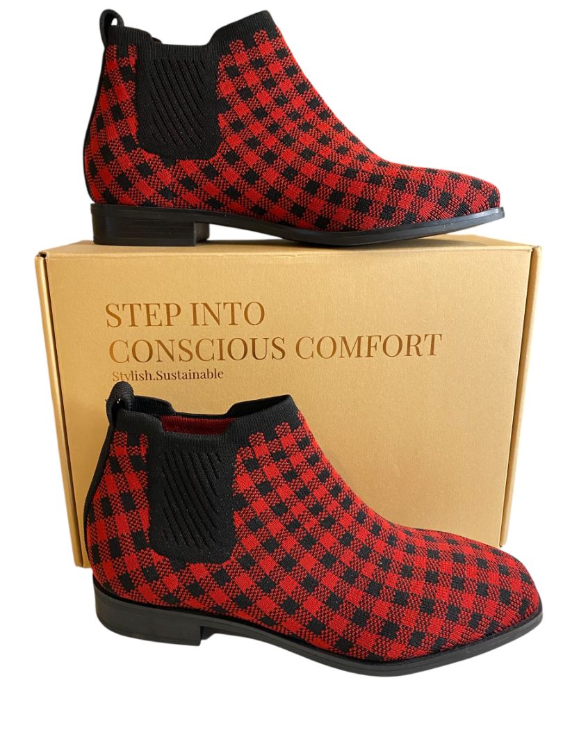 Size 39 (US 8)  Vivaia Womens Pull On Water Repellent Boots Ryan Red Black