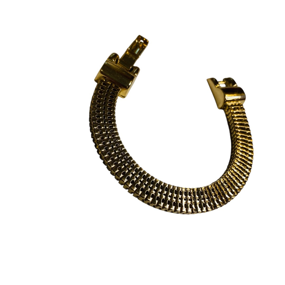 Vintage Goldtone 7 inch Foldover Clasp Bracelet 10mm