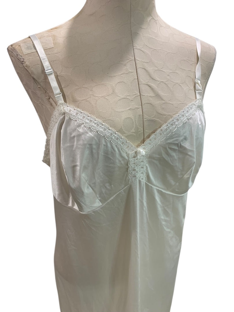 Size 38 Vanity Fair Womens Vintage Cream Nylon Slip Nightgown
