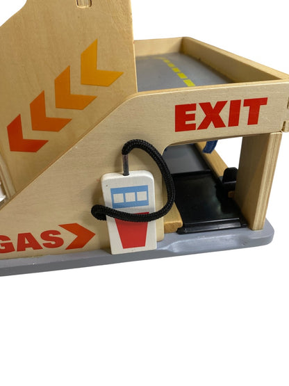 Melissa & Doug Service Station Parking Garage Wooden Toy 9271 Ages 3+