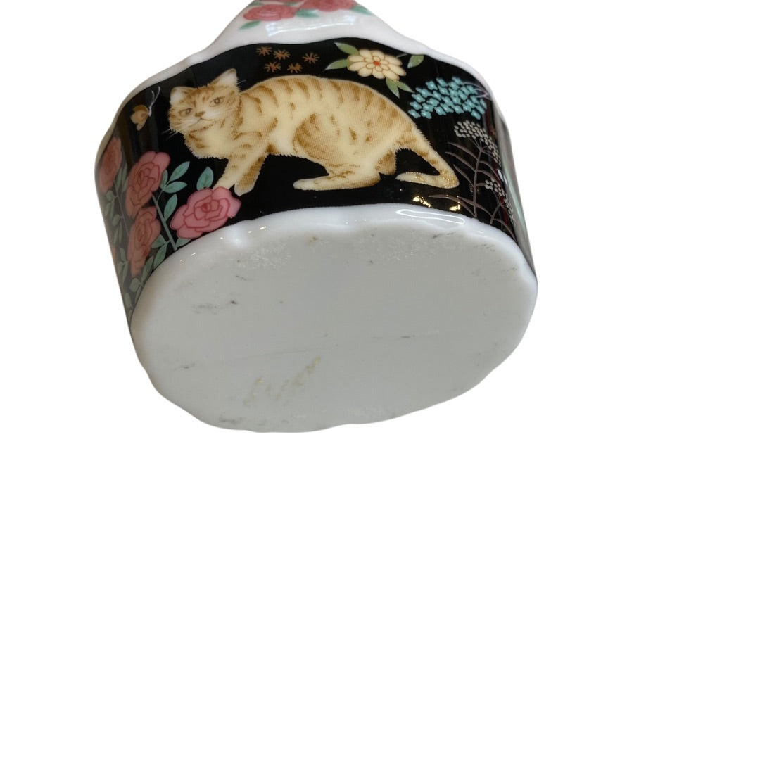 Vintage Cat Floral Ceramic Trinket Basket 3.5"h x 3.35"l x2.25"w