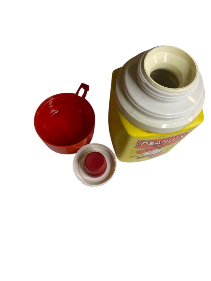 Vintage Thermos Peanuts Charlie Brown Baseball 8 oz Yellow Insulated