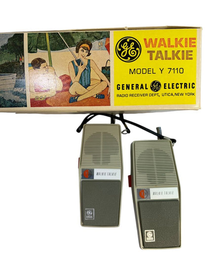 Vintage GE Walkie Talkie Toy Model Y 7110 in Box Olive Green Light Beige