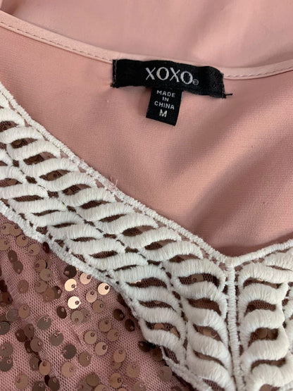 Size Medium XOXO Womens Pink Sequin Belted Blouse V-Neck