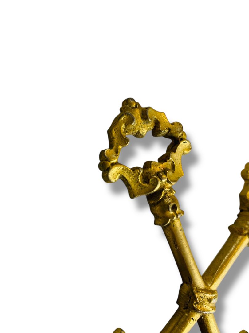 Vatican Coat of Arms Goldtone Cast Metal Wall Hanging Decor 4.75"