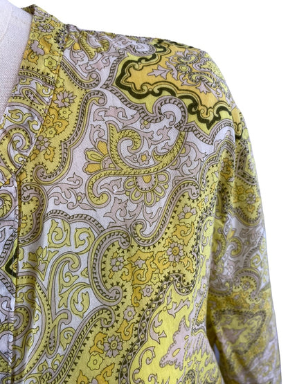 XL Old Navy Women's Lightweight V-Neck Button Up Blouse Yellow Paisley