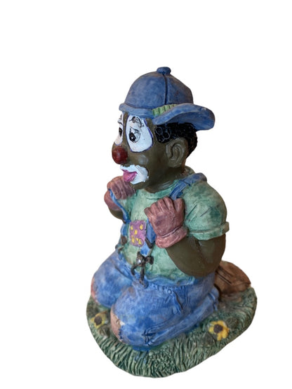 Resin Clown Figurine Brown Skin Suspender Overalls Kneeling 4"