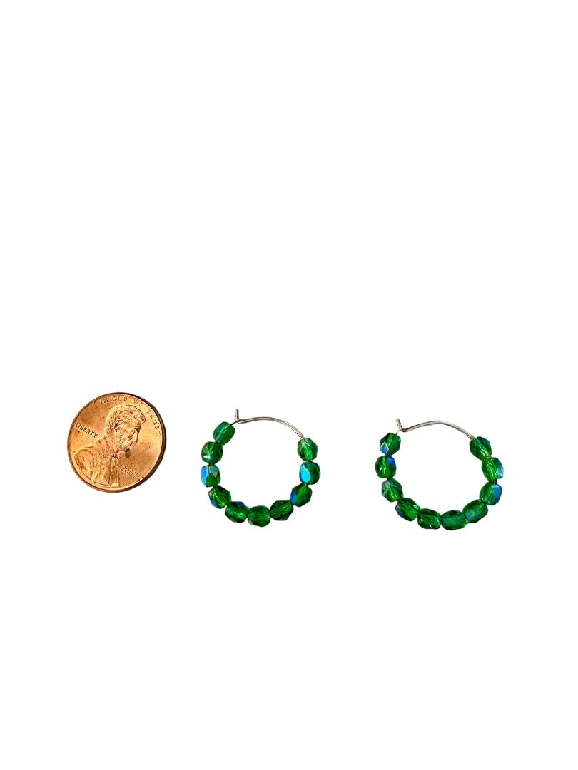 Pierced Silvertone Green Beaded Hoop Earrings Pierced Latch Back .8" Diameter